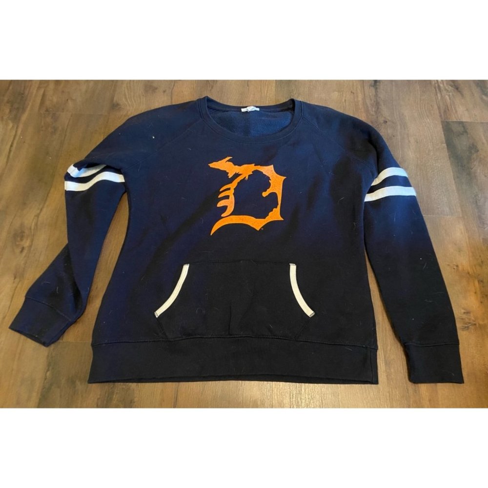 MLB Detroit Tigers sweatshirt with pocket large